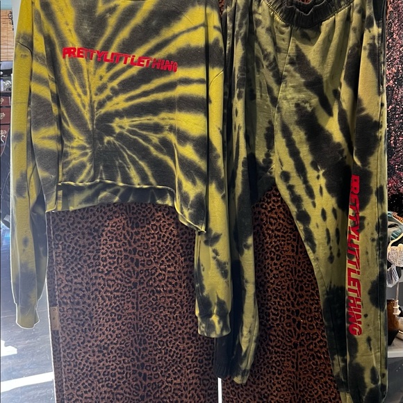PRETTY LITTLE THING JOGGER AND MATCHING TIE DIE CUT OFF HOODIE - Picture 2 of 6